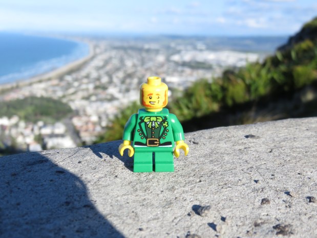 En la cima del Mount Maunganui, una montaña frente al mar