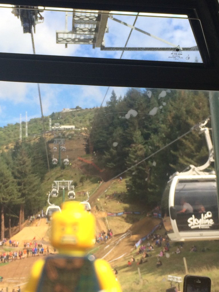 ahí...sí ahí íbamos a subir...se movían muchísimo