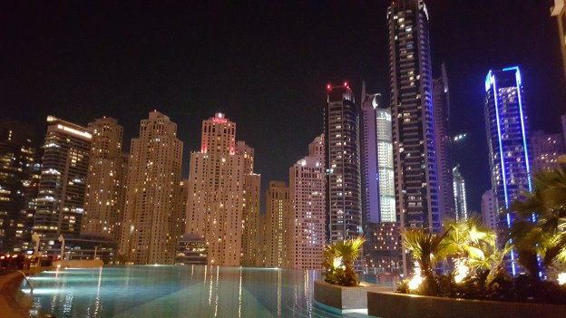 Alberca del Hotel The address- Marina